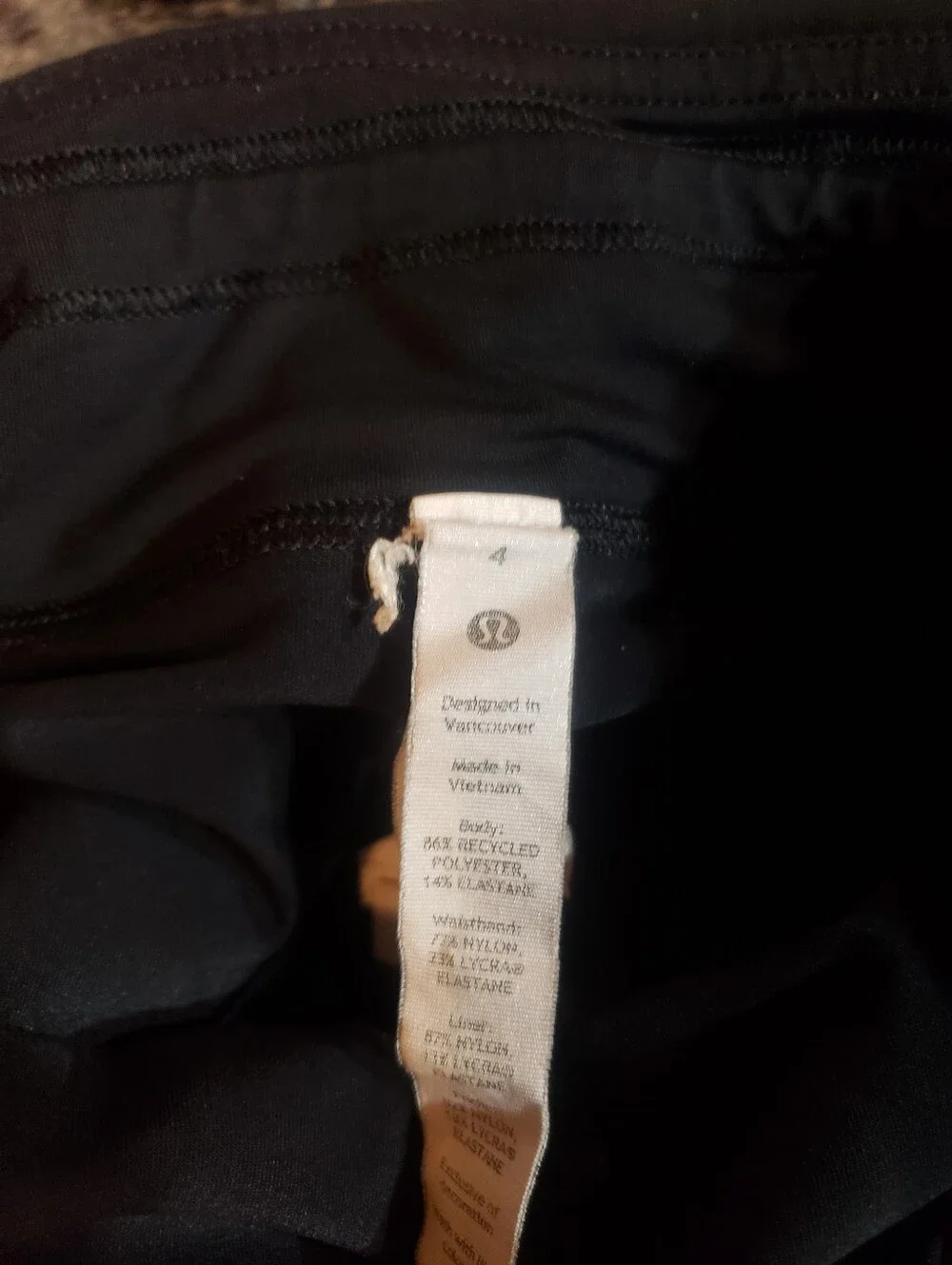 Lululemon Black Tennis Skort Skirt Size Women 4 Logo On Bottom And Zip Pocket
